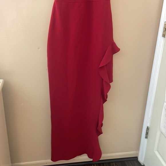 Shoshanna
Wells Gown - Picture 5 of 9